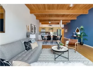 Photo #6: 21466067 Listing