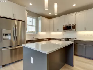 Photo #4: 21466109 Listing