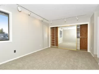 Photo #6: 21467005 Listing