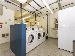 Photo #5: 21467679 Listing