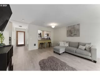 Photo #4: 21467758 Listing 