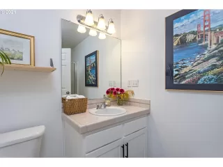 Photo #6: 21467795 Listing