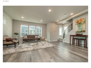Photo #5: 21467931 Listing 