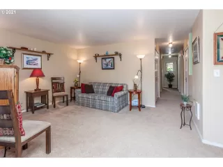 Photo #5: 21469212 Listing