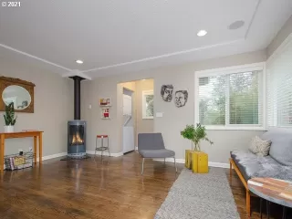 Photo #5: 21469777 Listing