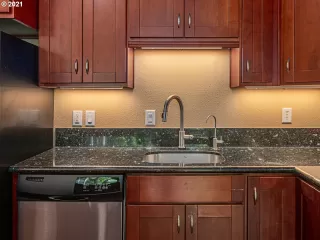 Photo #5: 21470596 Listing 