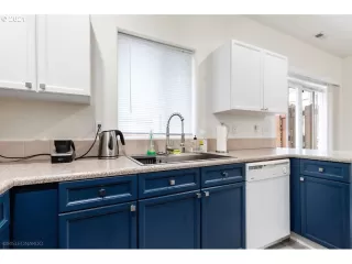 Photo #4: 21470778 Listing