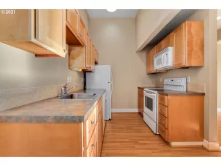 Photo #5: 21471907 Listing