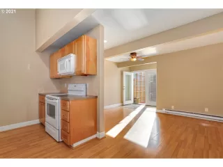 Photo #6: 21471907 Listing