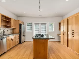 Photo #4: 21472208 Listing