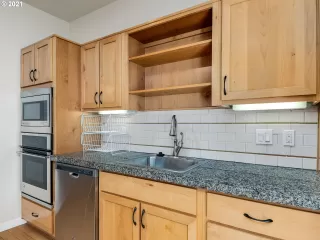 Photo #6: 21472208 Listing