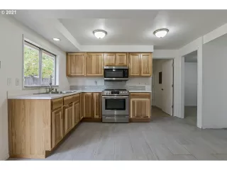 Photo #2: 21472453 Listing 