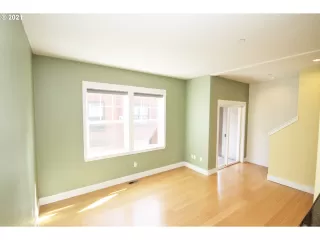 Photo #4: 21474225 Listing