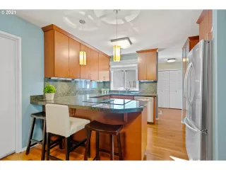 Photo #3: 21474567 Listing