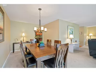 Photo #5: 21474567 Listing