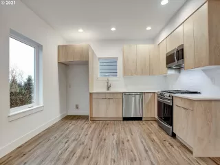 Photo #6: 21475292 Listing