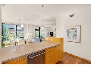 Photo #2: 21475728 Listing