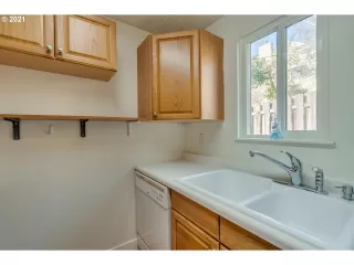 Photo #5: 21475967 Listing 