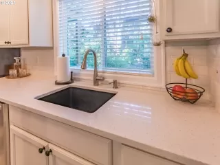 Photo #3: 21477136 Listing