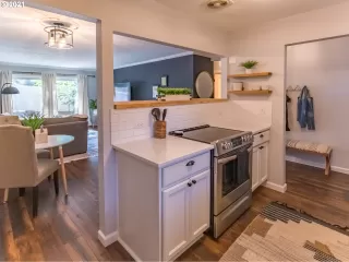 Photo #6: 21477136 Listing