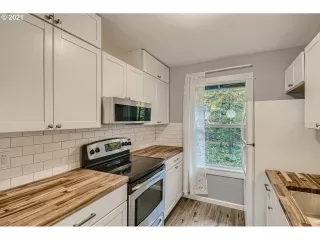 Photo #3: 21478491 Listing