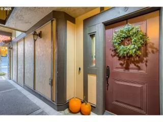 Photo #2: 21480196 Listing