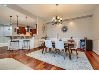 Photo #5: 21480196 Listing