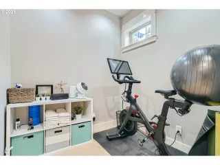 Photo #6: 21480196 Listing