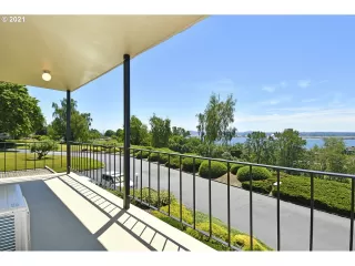 Photo #3: 21480404 Listing