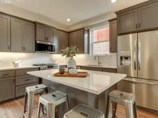 Photo #3: 21480936 Listing