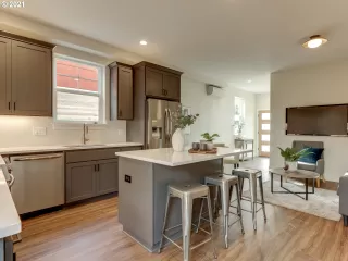 Photo #4: 21480936 Listing