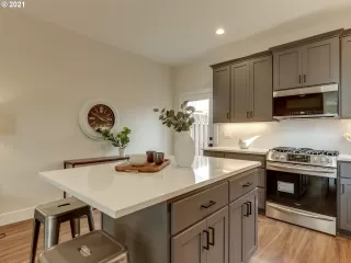 Photo #6: 21480936 Listing