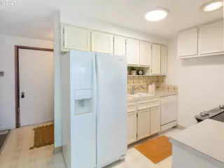 Photo #3: 21480998 Listing