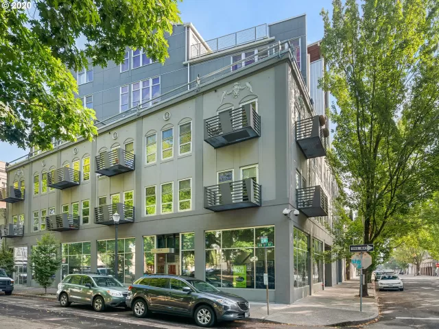 MLS: 21481128 Condo For Sale