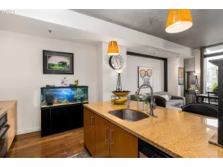 Photo #2: 21481609 Listing 