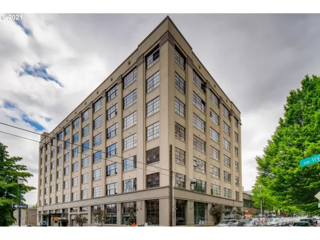 MLS: 21481716 Condo For Sale