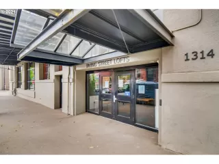 Photo #2: 21481716 Listing 