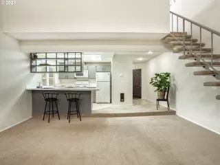 Photo #1: 21481769 Listing