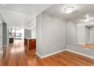 Photo #4: 21482234 Listing