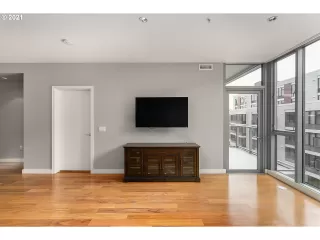 Photo #5: 21482234 Listing