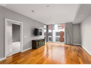 Photo #6: 21482234 Listing