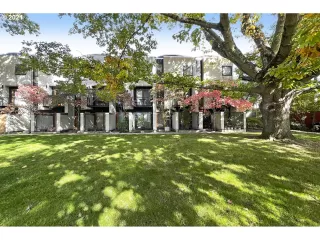 Photo #1: 21482502 Listing