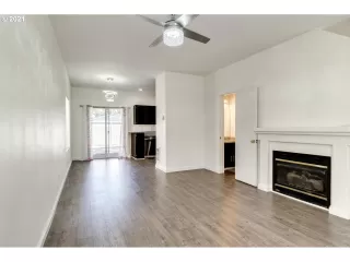 Photo #6: 21482583 Listing