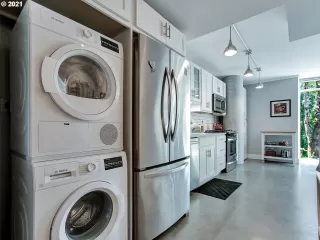 Photo #2: 21483271 Listing