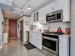 Photo #5: 21483271 Listing