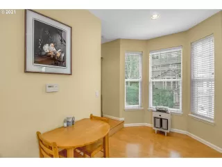 Photo #5: 21483377 Listing