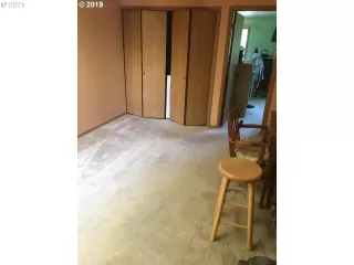 Photo #5: 21483768 Listing