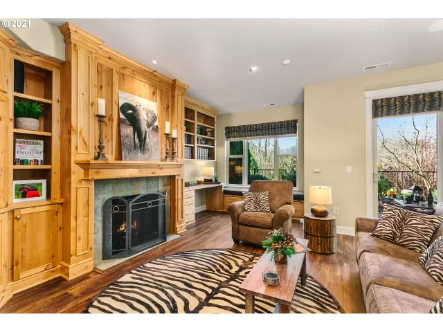 MLS: 21483934 Condo For Sale