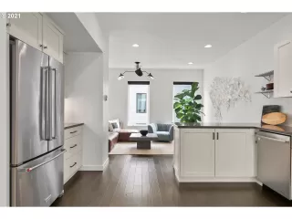 Photo #3: 21484185 Listing