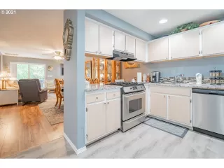 Photo #3: 21484203 Listing